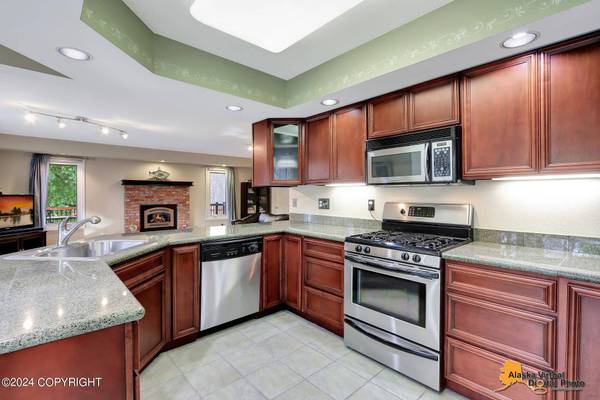 6816 Lowell CIR, Anchorage, AK 99502