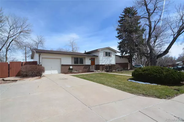 372 S Robb WAY, Lakewood, CO 80226
