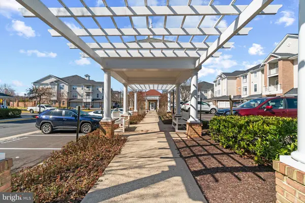 421 HAMLET CLUB DR #301, Edgewater, MD 21037
