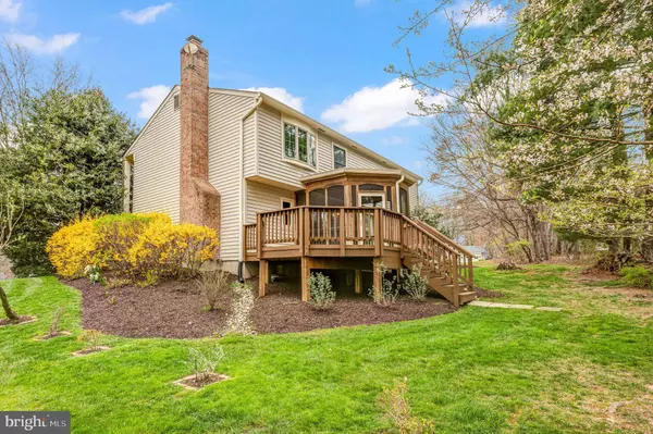 11901 SAINT HELENA DR, Oakton, VA 22124