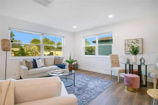 204 MADISON ST S, St Petersburg, FL 33711