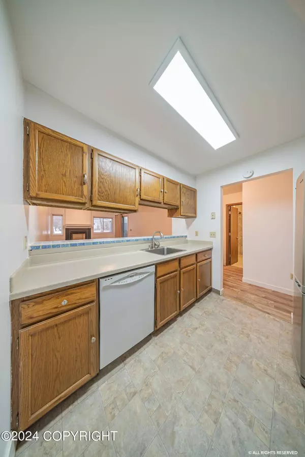 1640 Eastridge DR #102, Anchorage, AK 99501