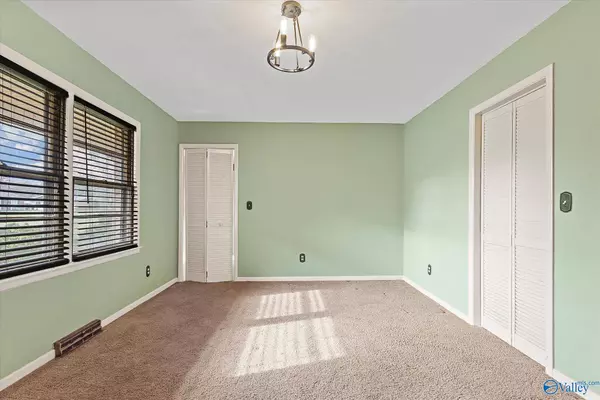 2324 Brookwood Drive SE, Decatur, AL 35601