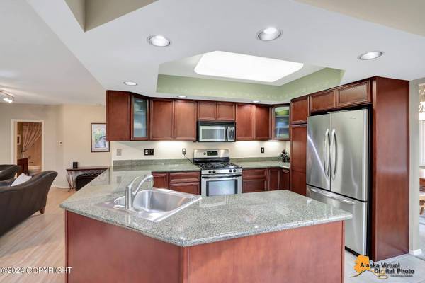 6816 Lowell CIR, Anchorage, AK 99502