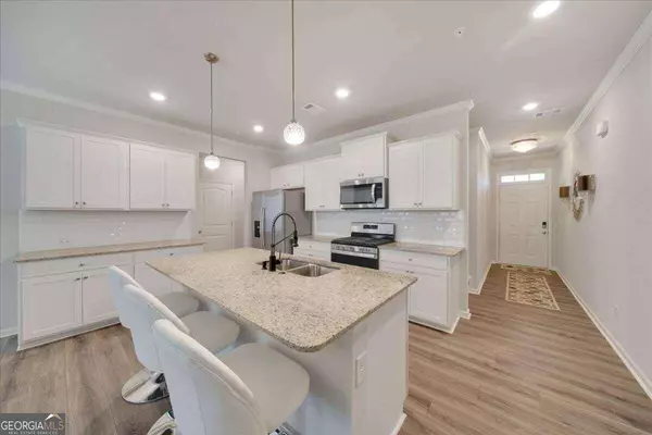 738 Woodstock Grove DR, Woodstock, GA 30188