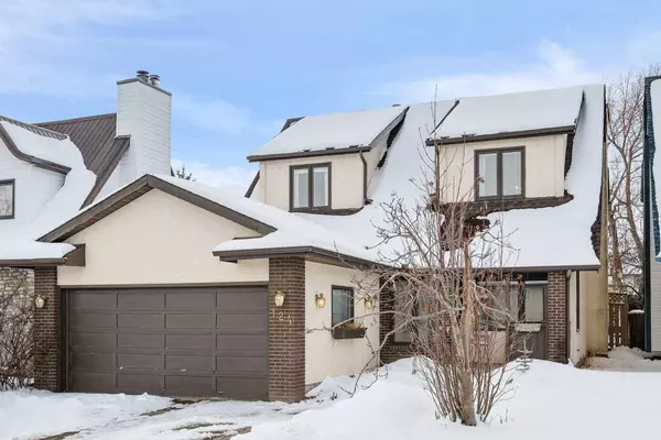 124 Woodborough RD SW, Calgary, AB T2W 4Y3