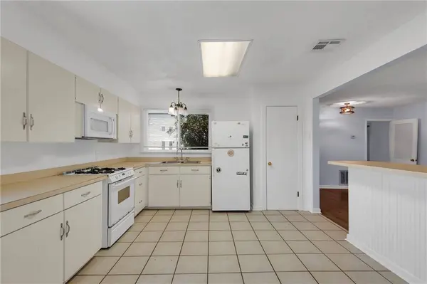 6028 CAMPHOR ST, Metairie, LA 70003