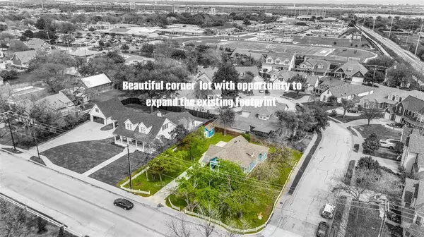 615 S Dooley Street, Grapevine, TX 76051