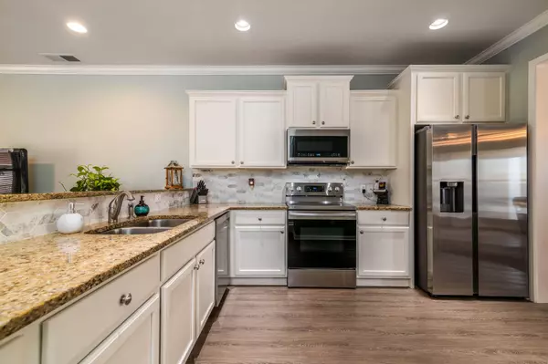 313 Forsythia Ave, Summerville, SC 29483