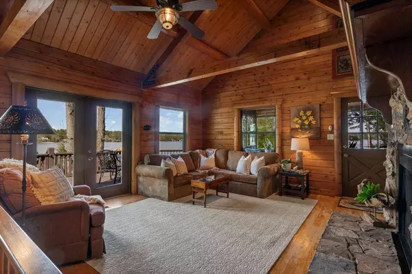 1521 Panther Creek Pass, Mount Vernon, TX 75457