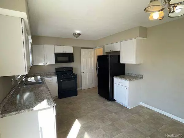 17050 JULIANA Avenue, Eastpointe, MI 48021