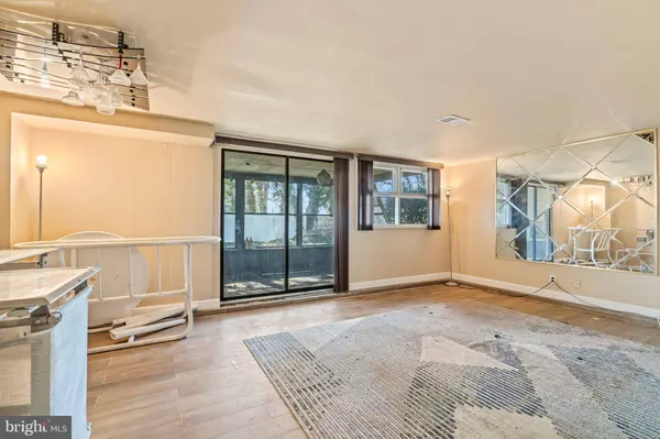 1023 CHELTEN PKWY, Cherry Hill, NJ 08034