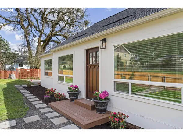 48162 E 1ST ST, Oakridge, OR 97463