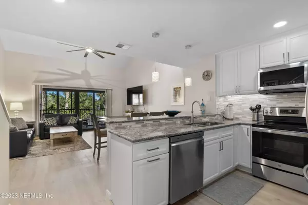 26 VILLAGE DEL LAGO CIR, St Augustine, FL 32080