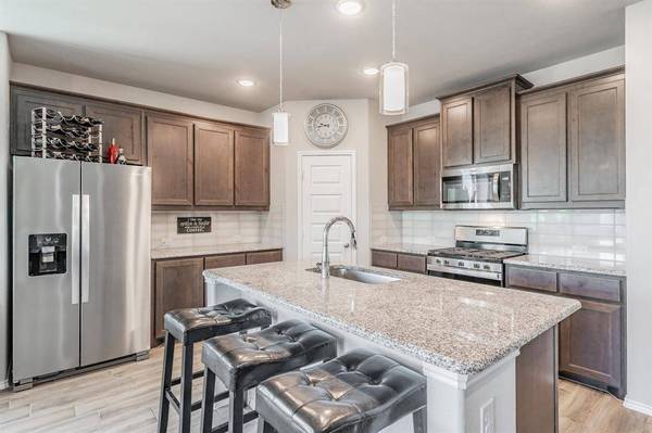 1132 Deer Ridge Drive, Crowley, TX 76036