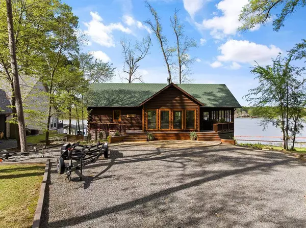 1521 Panther Creek Pass, Mount Vernon, TX 75457