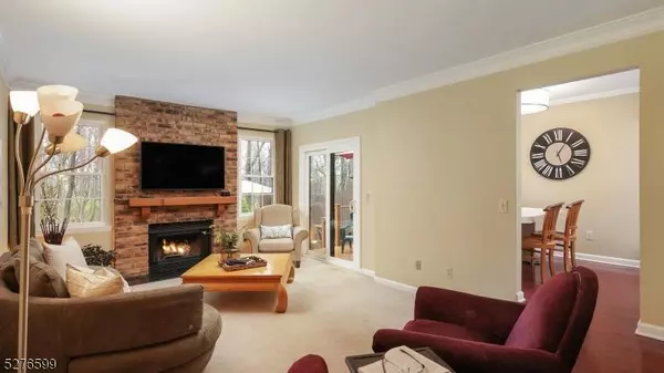 39 Manor Dr, Hillsborough Twp., NJ 08844