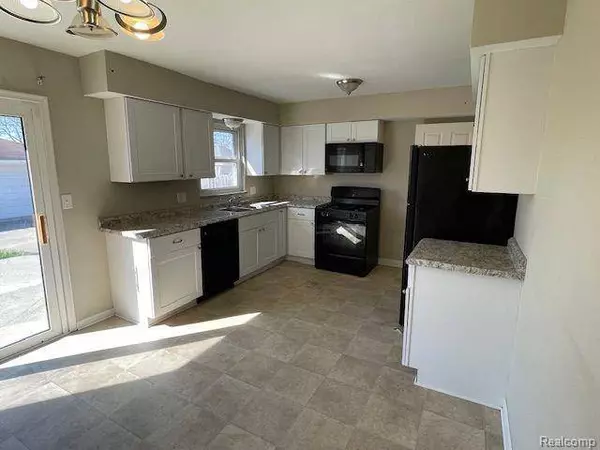 17050 JULIANA Avenue, Eastpointe, MI 48021