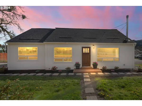 48162 E 1ST ST, Oakridge, OR 97463