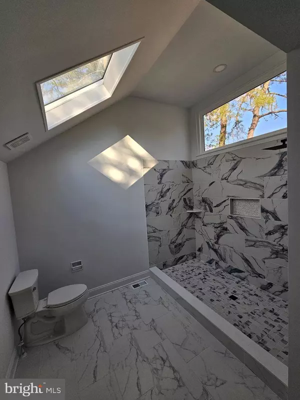 1 BROOKWOOD DR, Voorhees, NJ 08043