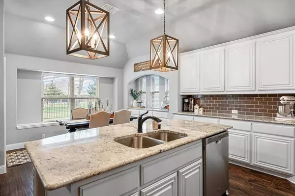 2835 Terrosa Road, Grand Prairie, TX 75054