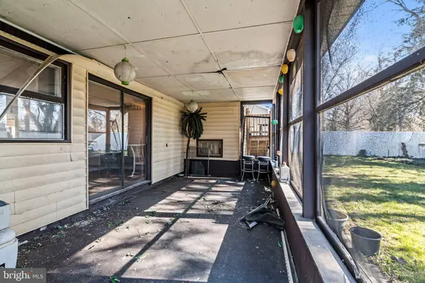 1023 CHELTEN PKWY, Cherry Hill, NJ 08034