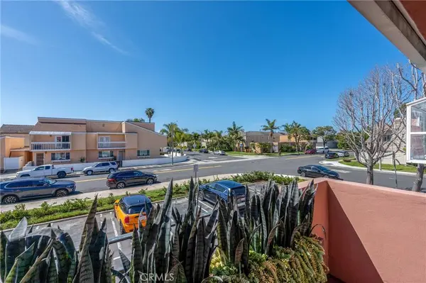 409 Utica AVE #A7, Huntington Beach, CA 92648