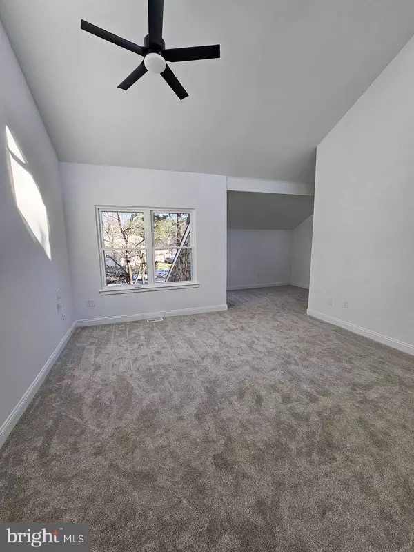 1 BROOKWOOD DR, Voorhees, NJ 08043