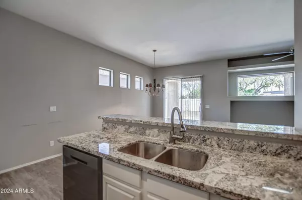 6350 W Blackhawk Drive, Glendale, AZ 85308