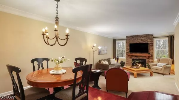 39 Manor Dr, Hillsborough Twp., NJ 08844