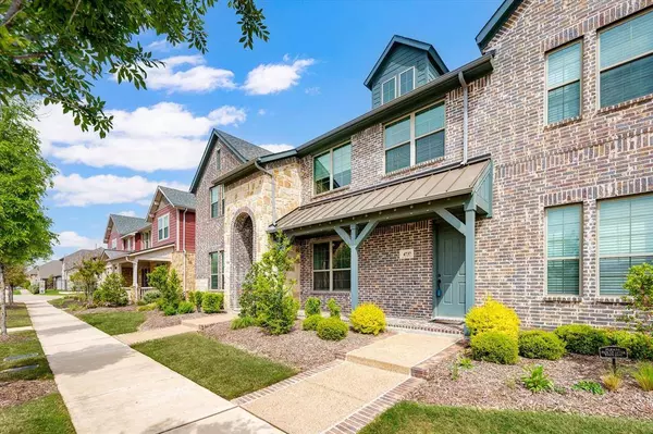 4737 Smokey Quartz Lane, Arlington, TX 76005