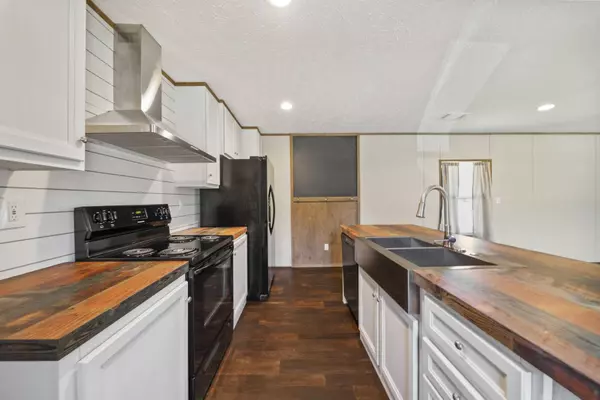 9049 Larker Woods Drive, Navarre, FL 32566