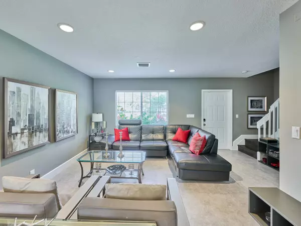 4260 SW 11th ST, Deerfield Beach, FL 33442