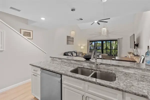 26 Village Del Lago Cir, St Augustine, FL 32080