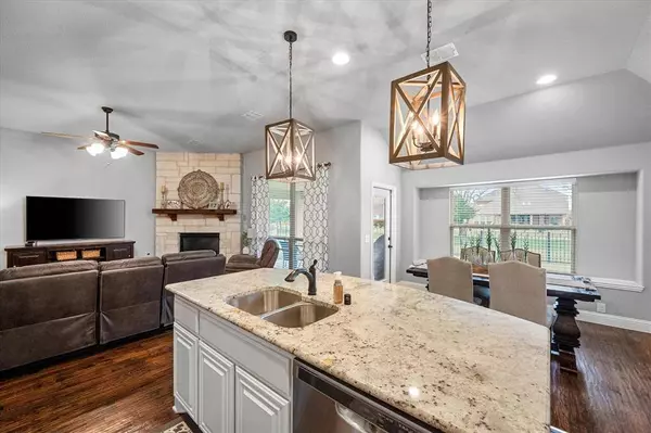 2835 Terrosa Road, Grand Prairie, TX 75054