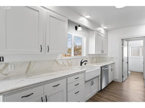 48162 E 1ST ST, Oakridge, OR 97463