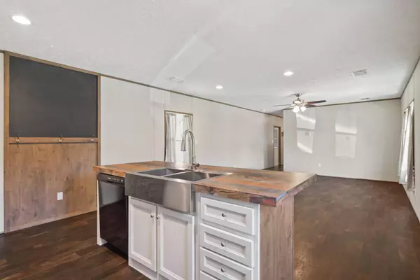 9049 Larker Woods Drive, Navarre, FL 32566