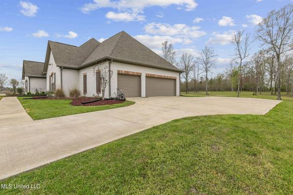 735 Clover Ridge Way, Brandon, MS 39047