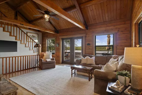 1521 Panther Creek Pass, Mt Vernon, TX 75457