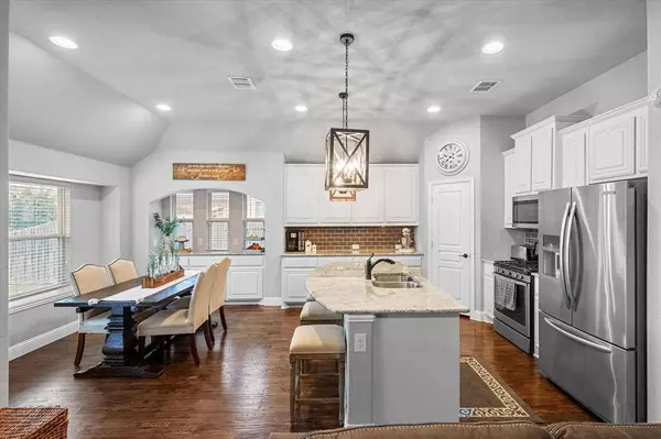 2835 Terrosa Road, Grand Prairie, TX 75054