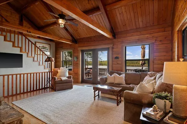 1521 Panther Creek Pass, Mount Vernon, TX 75457