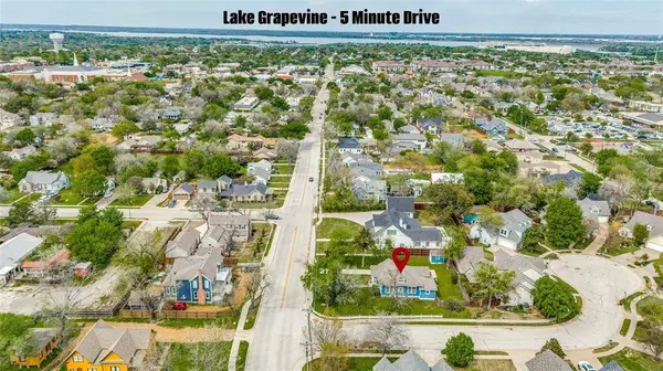 615 S Dooley Street, Grapevine, TX 76051