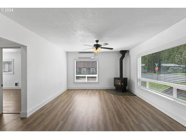 48162 E 1ST ST, Oakridge, OR 97463