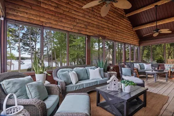 1521 Panther Creek Pass, Mount Vernon, TX 75457