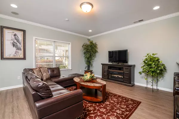 313 Forsythia Ave, Summerville, SC 29483