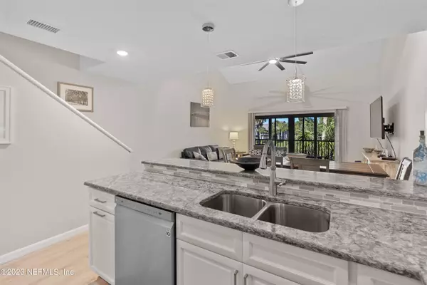 26 VILLAGE DEL LAGO CIR, St Augustine, FL 32080