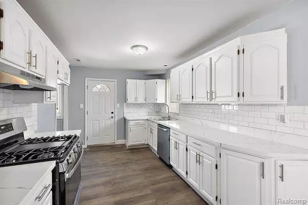 1167 E HUDSON Avenue, Madison Heights, MI 48071