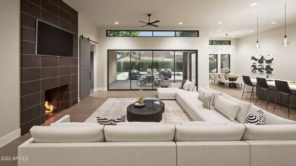 1945 E AURELIUS Avenue, Phoenix, AZ 85020