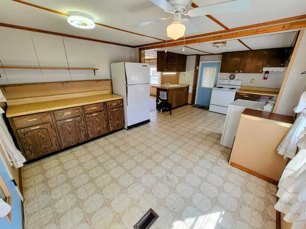 26 Brookside DR, Clarendon, VT 05759