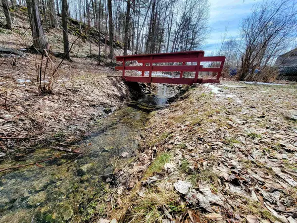 26 Brookside DR, Clarendon, VT 05759